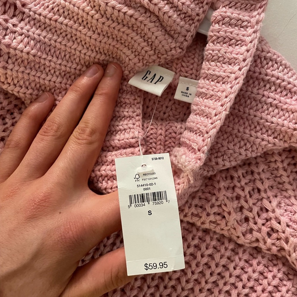 Lightweight Gap sweater